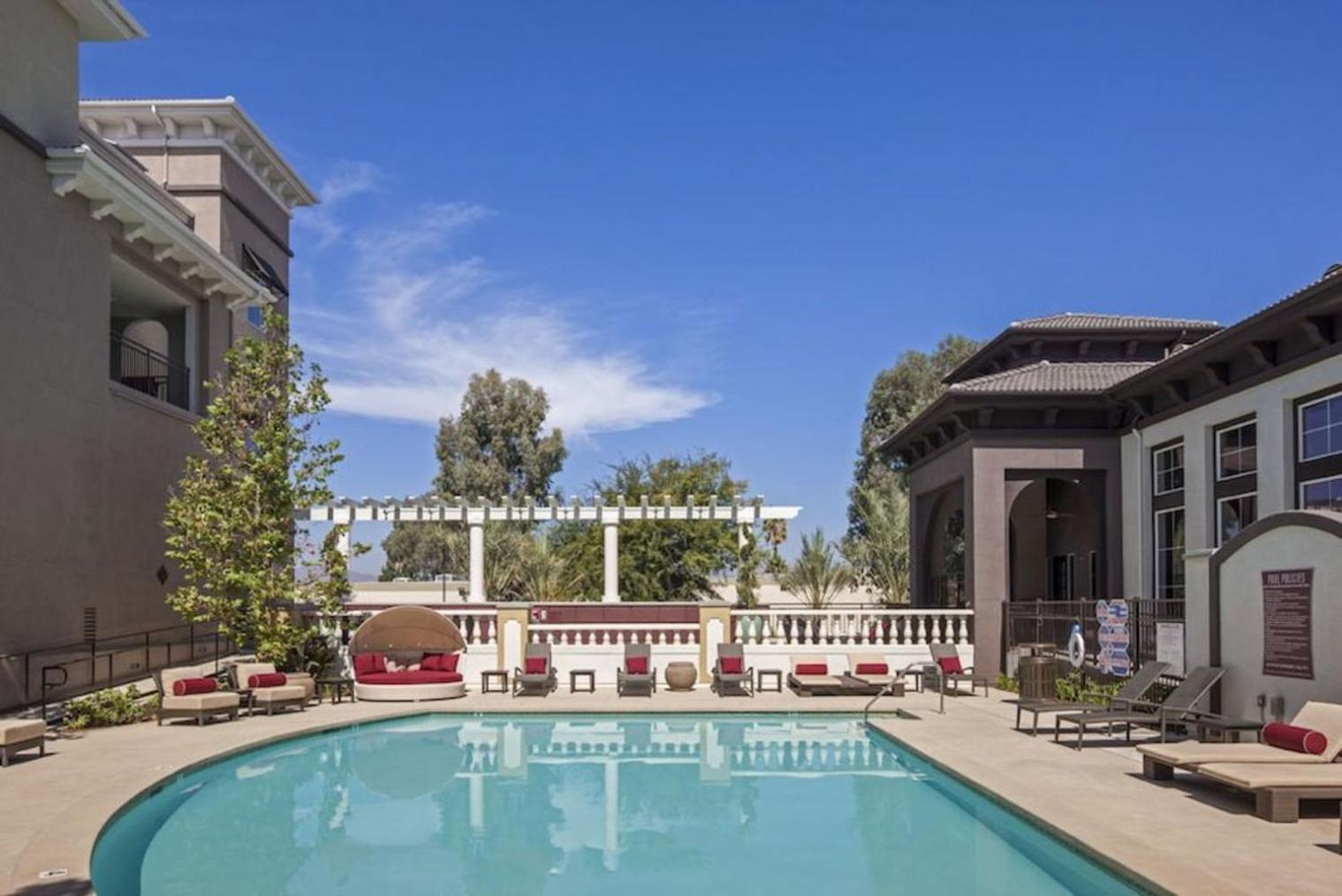 Apartment Woodland Hills 2br W Pool Gym Nr Warner Center Lax-714 Los Angeles