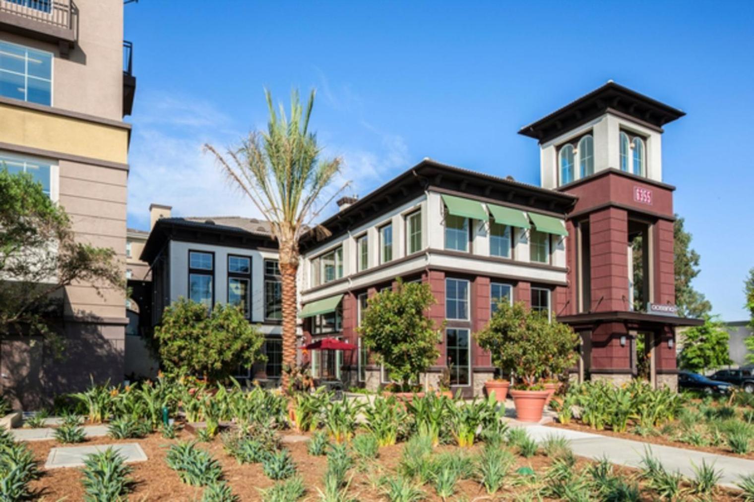 Woodland Hills 2br W Pool Gym Nr Warner Center Lax-714 *