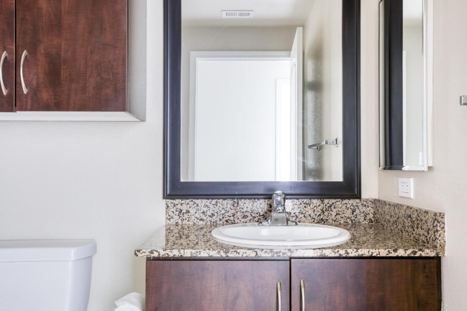 Apartment Woodland Hills 2br W Pool Gym Nr Warner Center Lax-714 Los Angeles